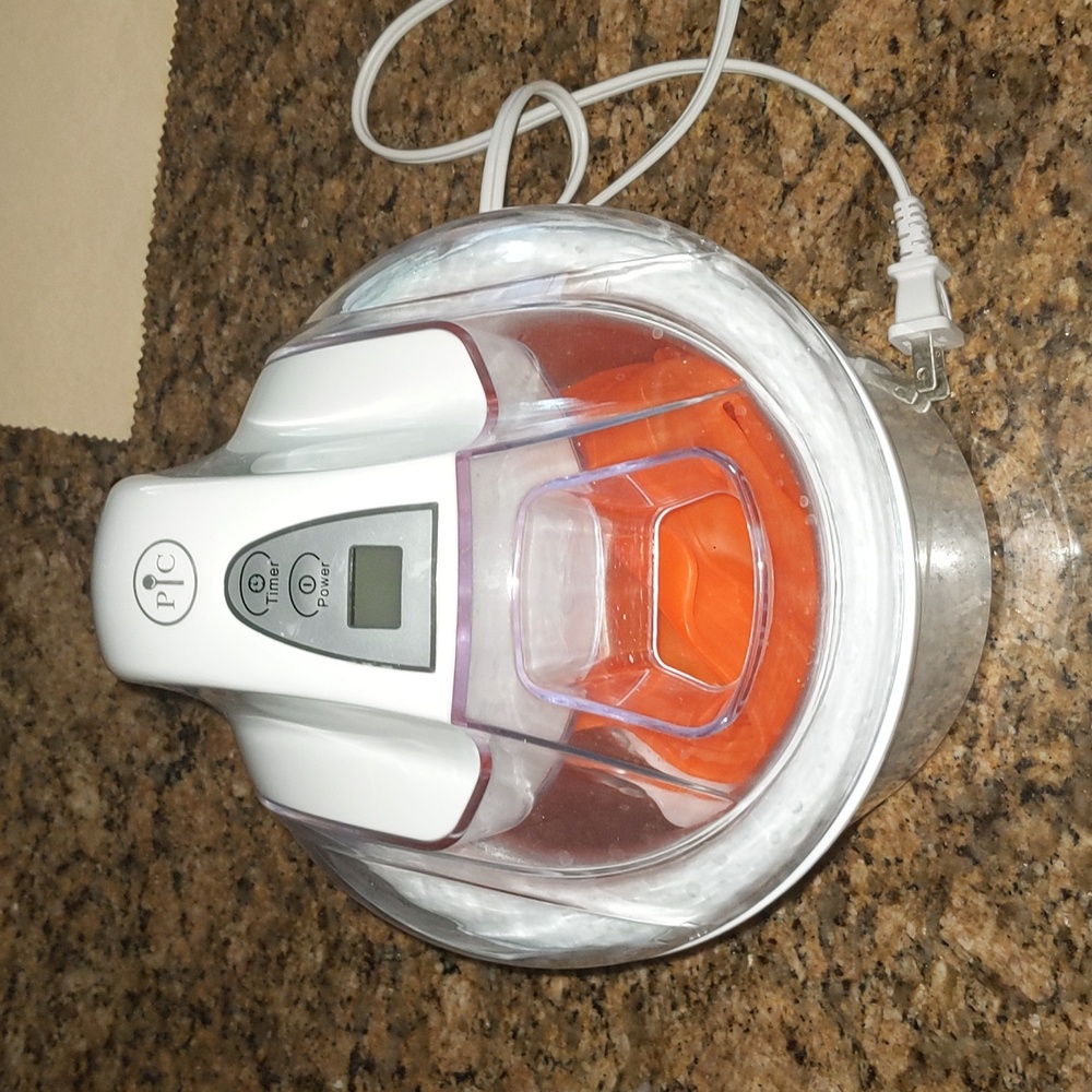 Pampered chef ice cream maker